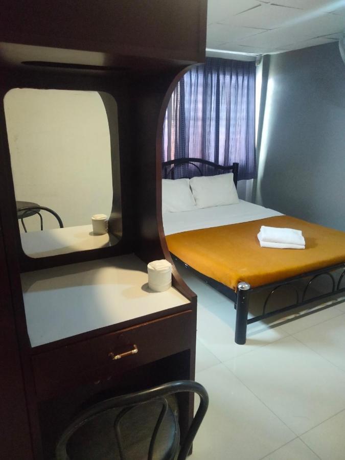Traveller Inn Hotel Chiang Mai Buitenkant foto
