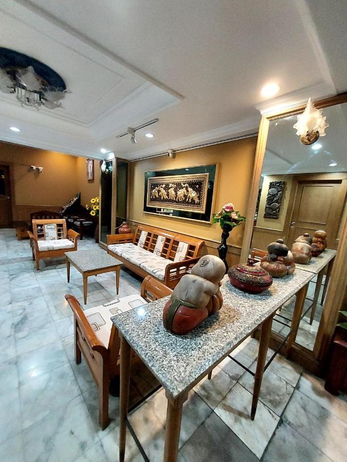 Traveller Inn Hotel Chiang Mai Buitenkant foto
