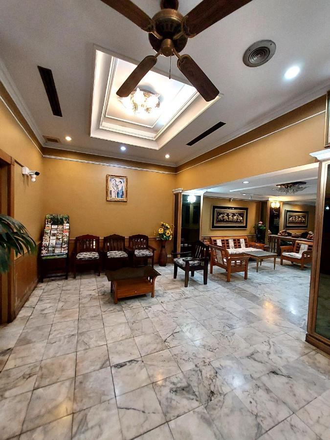 Traveller Inn Hotel Chiang Mai Buitenkant foto