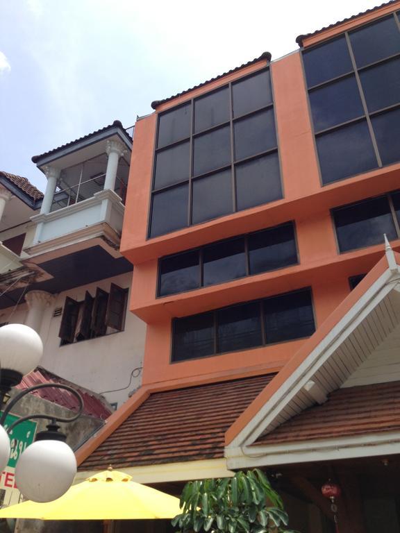Traveller Inn Hotel Chiang Mai Buitenkant foto