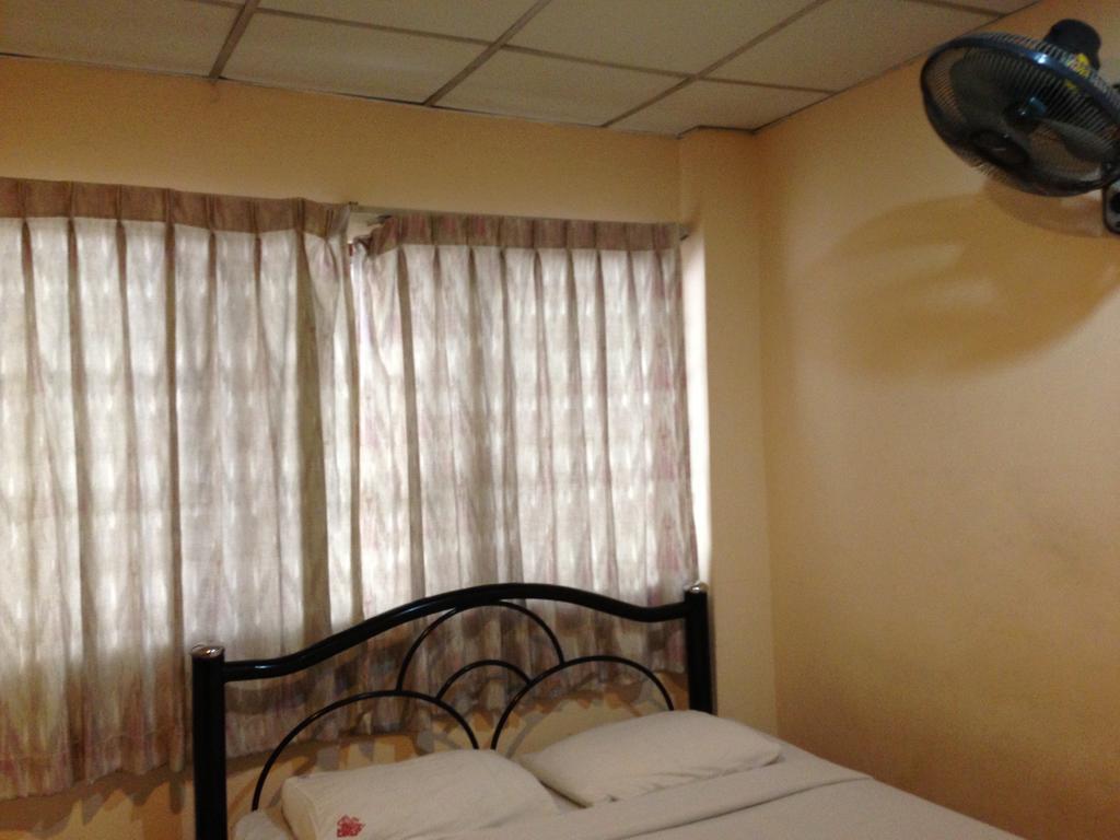 Traveller Inn Hotel Chiang Mai Buitenkant foto